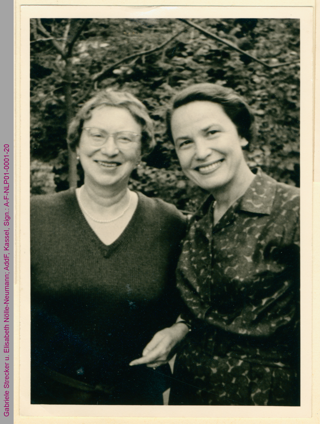 Gabriele Strecker und Elisabeth Nölle-Neumann in Neggio, 1963