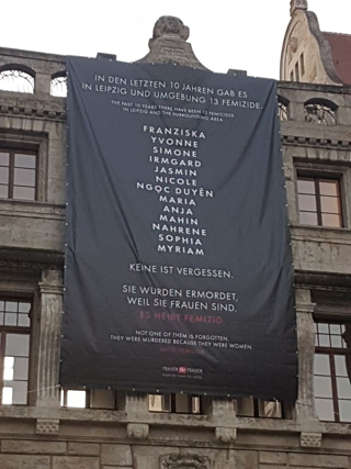 Foto von Banner von Frauen für Frauen
